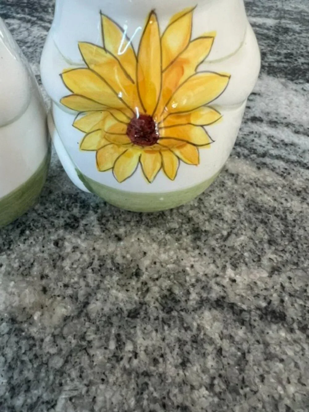 Vintage Laurie Gates‎ Ceramic Mouse Cheese Shaker Set of 2 Sunflower Flower VTG